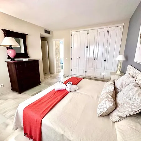 Apartment Fabuloso En Naranjos De Marbella