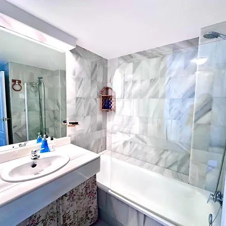 Apartment Fabuloso En Naranjos De Marbella